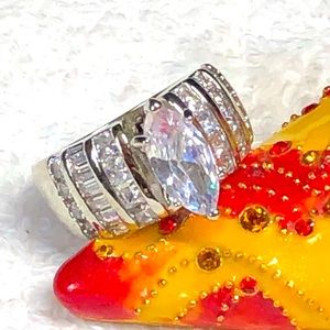 💍💜gorgeous right hand cocktail ring-cubic in silver NWOT-marquise stone …